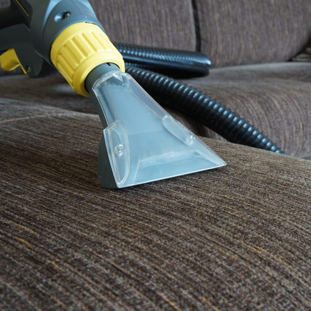 Pranie tapicerki meblowej - u klienta w Krosnie na Osiedlu Trauguttata